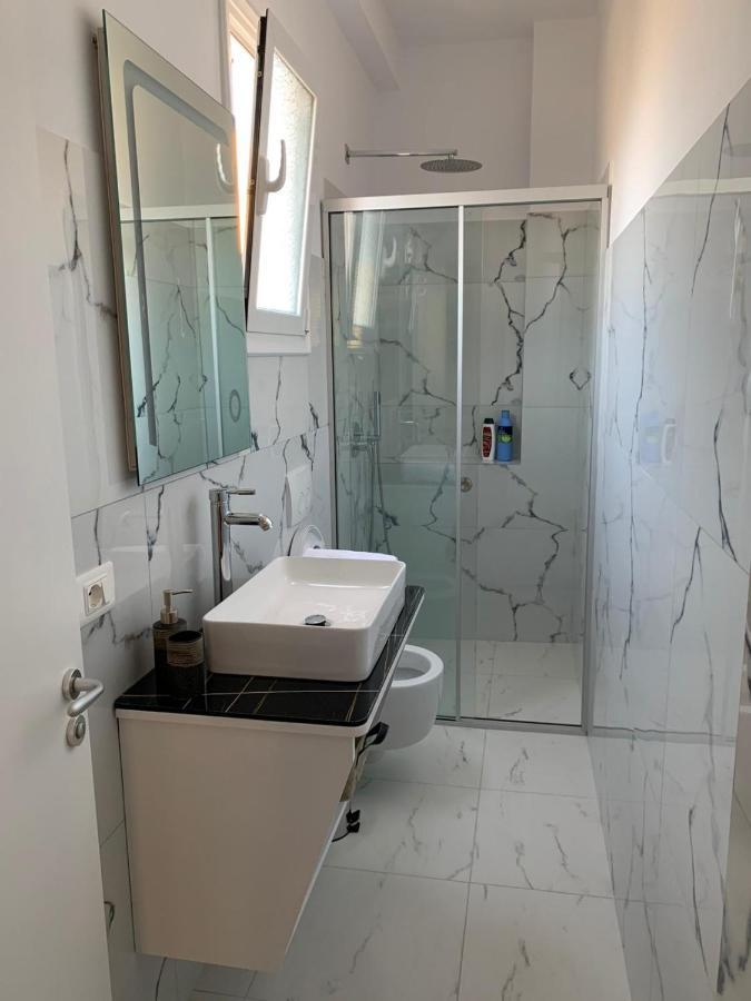 Nikaj Premium Apart-Hotel Vlore Exterior photo