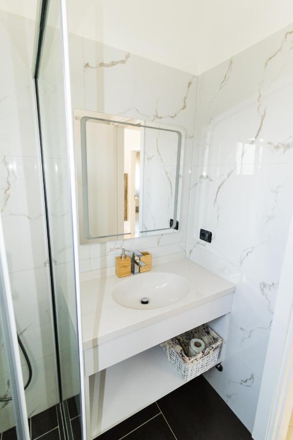 Nikaj Premium Apart-Hotel Vlore Exterior photo