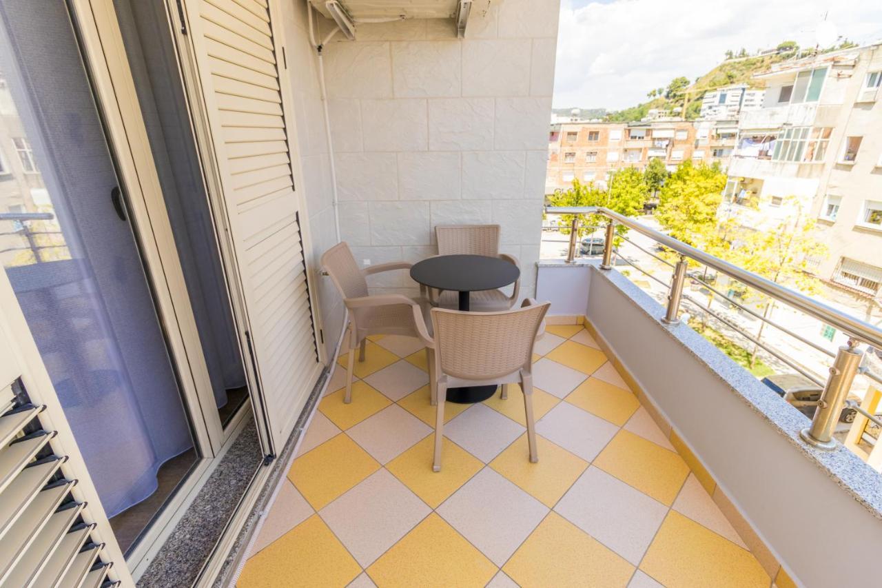Nikaj Premium Apart-Hotel Vlore Exterior photo